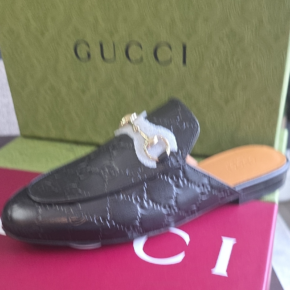 Gucci Black Embossed Leather Men's Slip-Ons - Picture 9 of 12